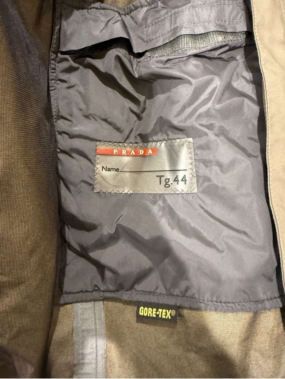 Prada gore tex jacket Coat Size 44 Women’s - Picture 4 of 4